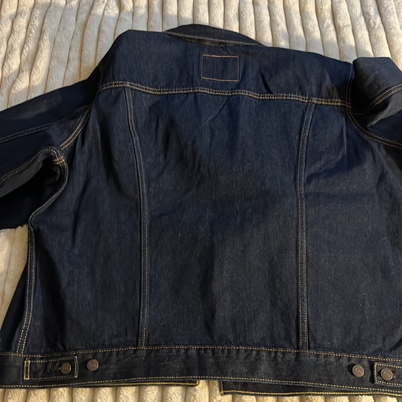 NWT Mens Levi’s denim jacket. - Picture 4 of 4